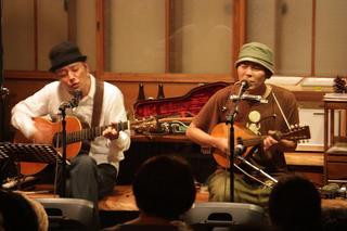 20101023 滝本晃司と知久寿暁奈良ライブ.jpg